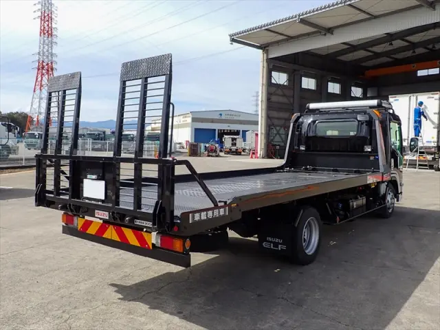 いすゞ エルフ 2RG-NPR88AM(2WD)の写真2