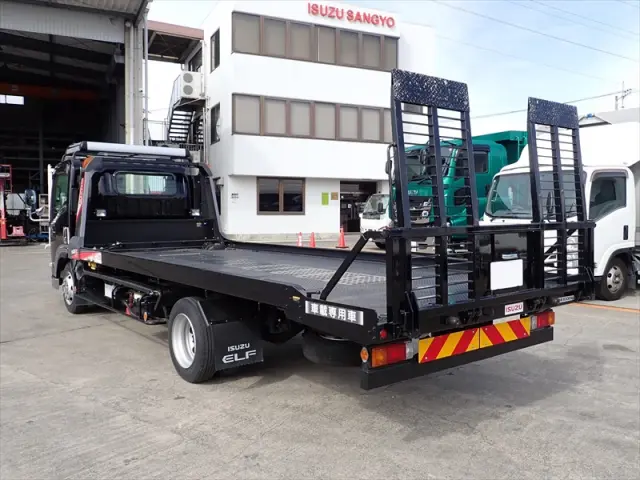 いすゞ エルフ 2RG-NPR88AM(2WD)の写真4