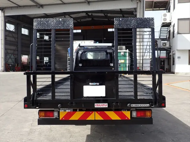 いすゞ エルフ 2RG-NPR88AM(2WD)の写真5