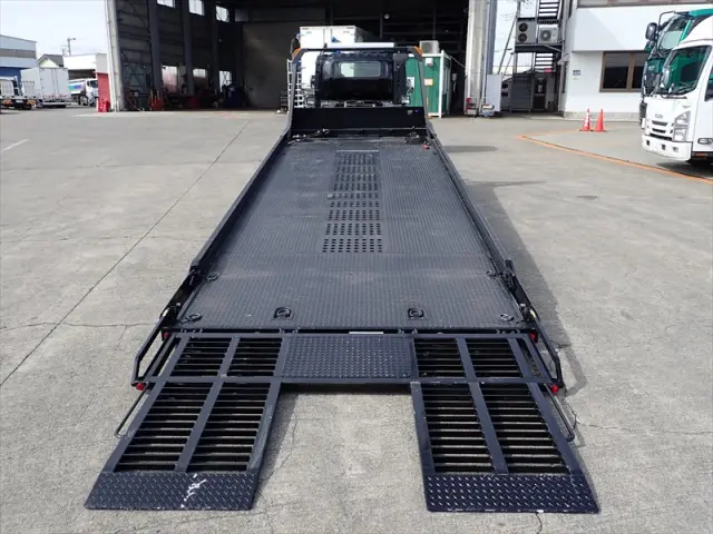 いすゞ エルフ 2RG-NPR88AM(2WD)の写真6