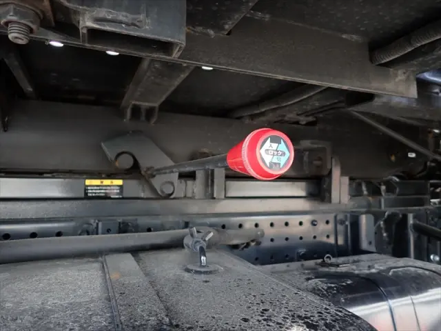 いすゞ エルフ 2RG-NPR88AM(2WD)の写真29