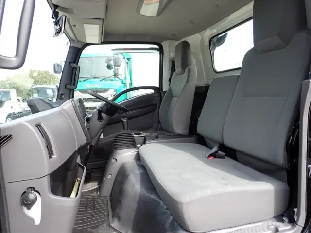 いすゞ エルフ 2RG-NPR88AM(2WD)の写真30