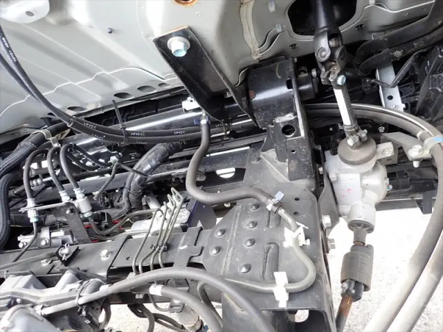 いすゞ エルフ 2RG-NPR88AM(2WD)の写真44