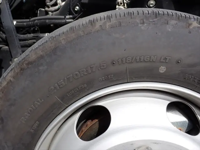 いすゞ エルフ 2RG-NPR88AM(2WD)の写真47