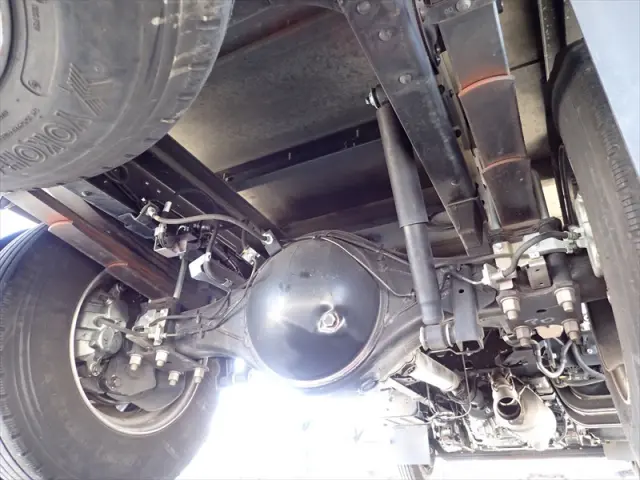 いすゞ エルフ 2RG-NPR88YN(2WD)の写真24