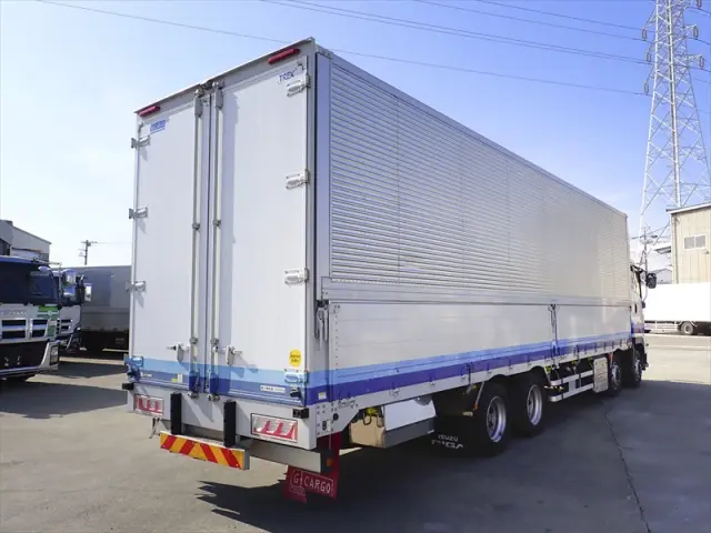 いすゞ ギガ 2PG-CYL77C(8x4)の写真2