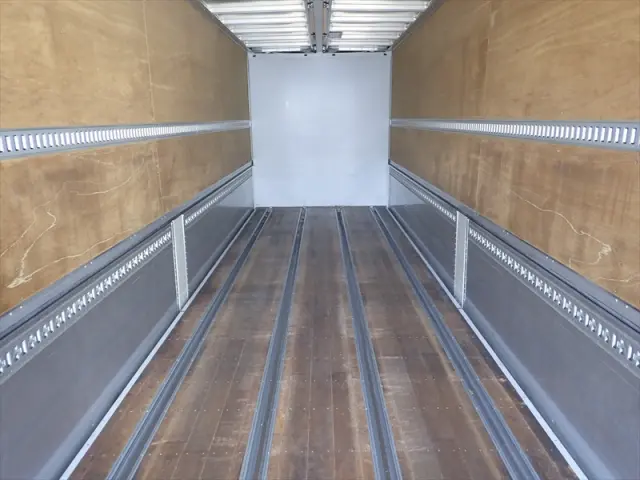 いすゞ ギガ 2PG-CYL77C(8x4)の写真6