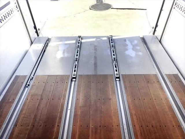 いすゞ ギガ 2PG-CYL77C(8x4)の写真8