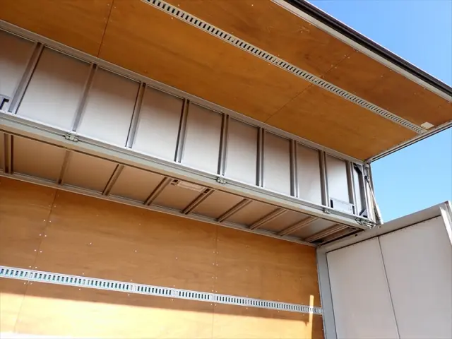 いすゞ ギガ 2PG-CYL77C(8x4)の写真11