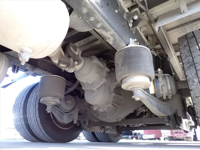 いすゞ ギガ 2PG-CYL77C(8x4)の写真17