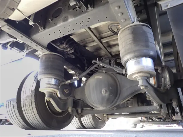 いすゞ ギガ 2PG-CYL77C(8x4)の写真18