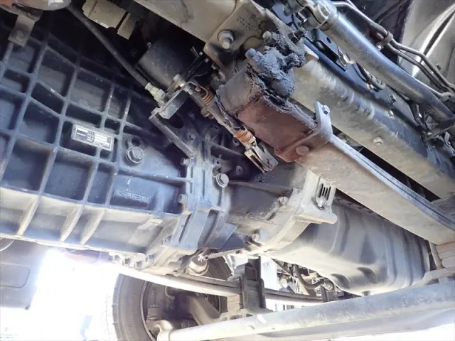 いすゞ ギガ 2PG-CYL77C(8x4)の写真25