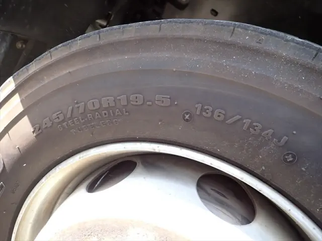 いすゞ ギガ 2PG-CYL77C(8x4)の写真42