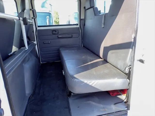 いすゞ エルフ TPG-NHR85A(2WD)の写真19