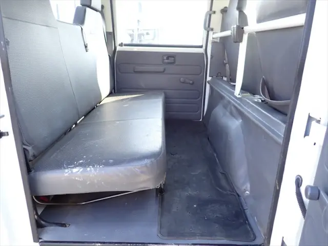 いすゞ エルフ TPG-NHR85A(2WD)の写真21