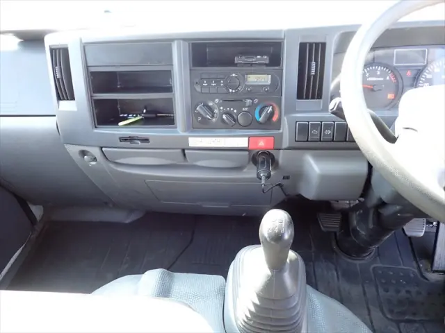 いすゞ エルフ TPG-NHR85A(2WD)の写真25