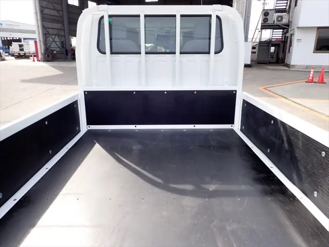 いすゞ エルフ TKG-NHR85A(2WD)の写真6