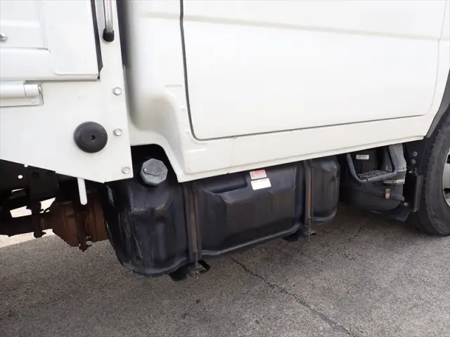 いすゞ エルフ TKG-NHR85A(2WD)の写真12