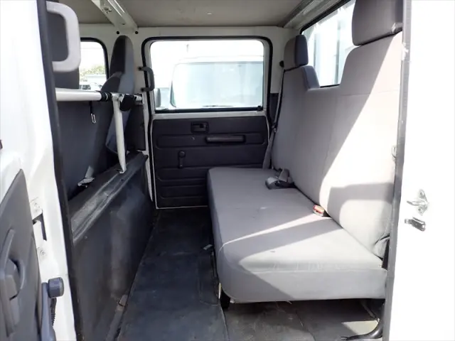 いすゞ エルフ TKG-NHR85A(2WD)の写真15