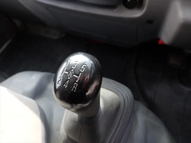 いすゞ エルフ TKG-NHR85A(2WD)の写真21