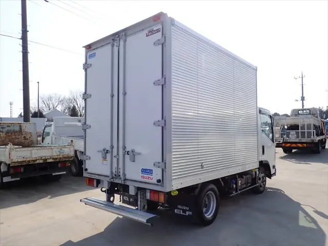 いすゞ エルフ 2RG-NLR88AN(2WD)の写真2
