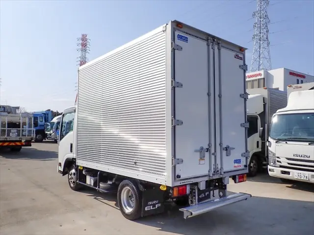 いすゞ エルフ 2RG-NLR88AN(2WD)の写真4