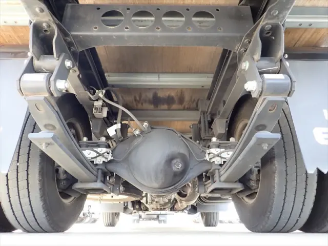 いすゞ エルフ 2RG-NLR88AN(2WD)の写真9