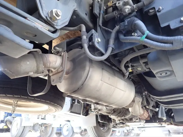 いすゞ エルフ 2RG-NLR88AN(2WD)の写真12