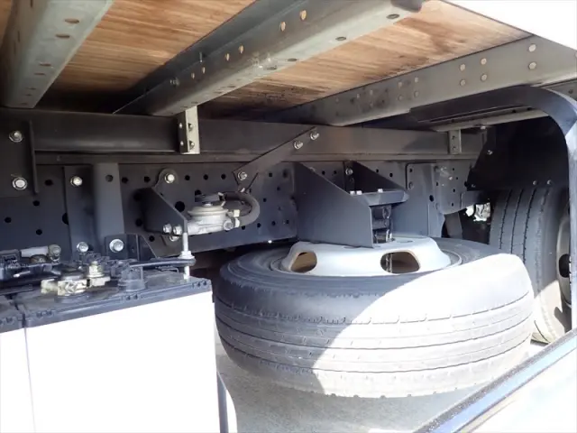 いすゞ エルフ 2RG-NLR88AN(2WD)の写真13