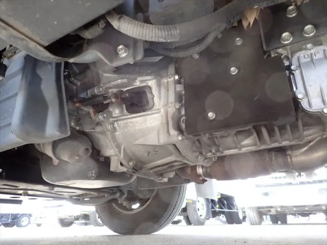 いすゞ エルフ 2RG-NLR88AN(2WD)の写真14