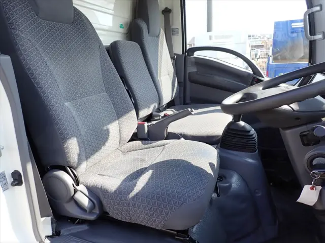 いすゞ エルフ 2RG-NLR88AN(2WD)の写真17