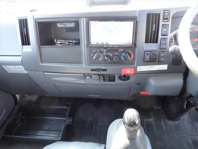 いすゞ エルフ 2RG-NLR88AN(2WD)の写真18