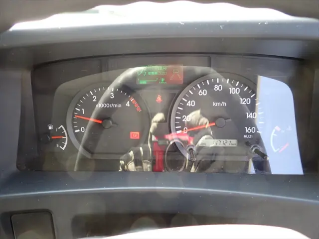 いすゞ エルフ 2RG-NLR88AN(2WD)の写真19