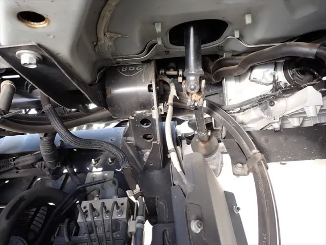 いすゞ エルフ 2RG-NLR88AN(2WD)の写真25