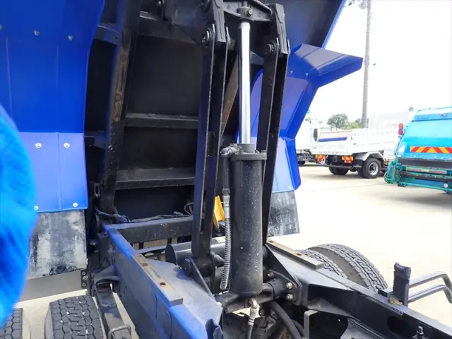 いすゞ エルフ 2PG-NPR88N(2WD)の写真14