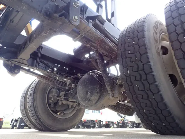 いすゞ エルフ 2PG-NPR88N(2WD)の写真16