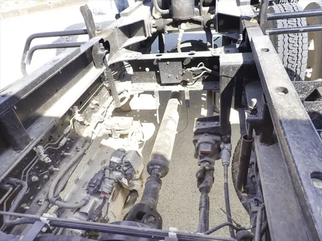 いすゞ エルフ 2PG-NPR88N(2WD)の写真17