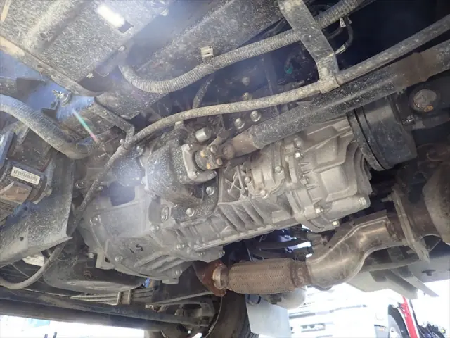 いすゞ エルフ 2PG-NPR88N(2WD)の写真23