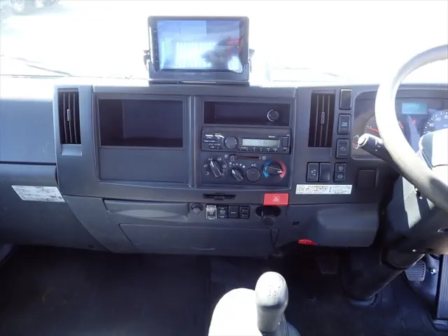 いすゞ エルフ 2PG-NPR88N(2WD)の写真29