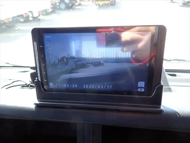 いすゞ エルフ 2PG-NPR88N(2WD)の写真32