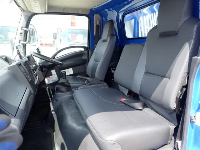 いすゞ エルフ 2PG-NPR88N(2WD)の写真32