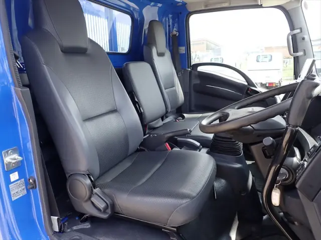 いすゞ エルフ 2PG-NPR88N(2WD)の写真33