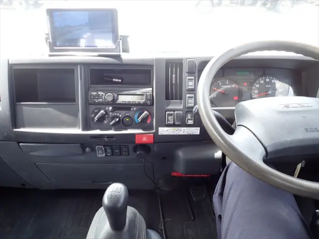 いすゞ エルフ 2PG-NPR88N(2WD)の写真34