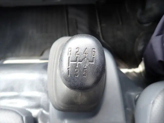いすゞ エルフ 2PG-NPR88N(2WD)の写真36