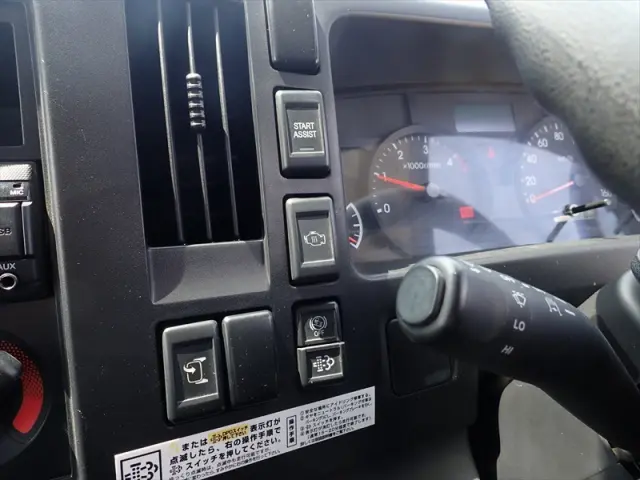 いすゞ エルフ 2PG-NPR88N(2WD)の写真41