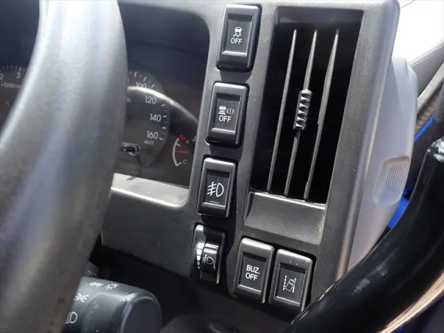 いすゞ エルフ 2PG-NPR88N(2WD)の写真42