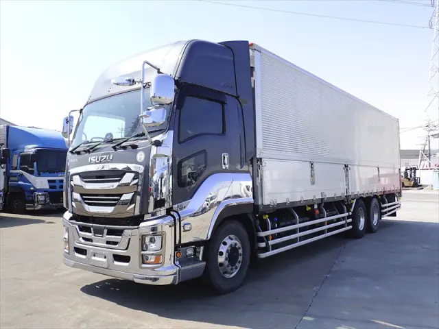 いすゞ ギガ 2PG-CYL77C(6x2)の写真1