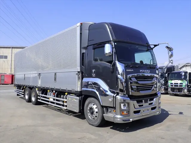 いすゞ ギガ 2PG-CYL77C(6x2)の写真3