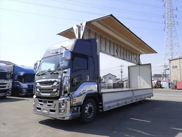 いすゞ ギガ 2PG-CYL77C(6x2)の写真15