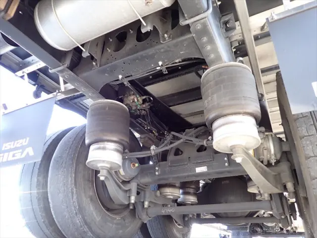 いすゞ ギガ 2PG-CYL77C(6x2)の写真23